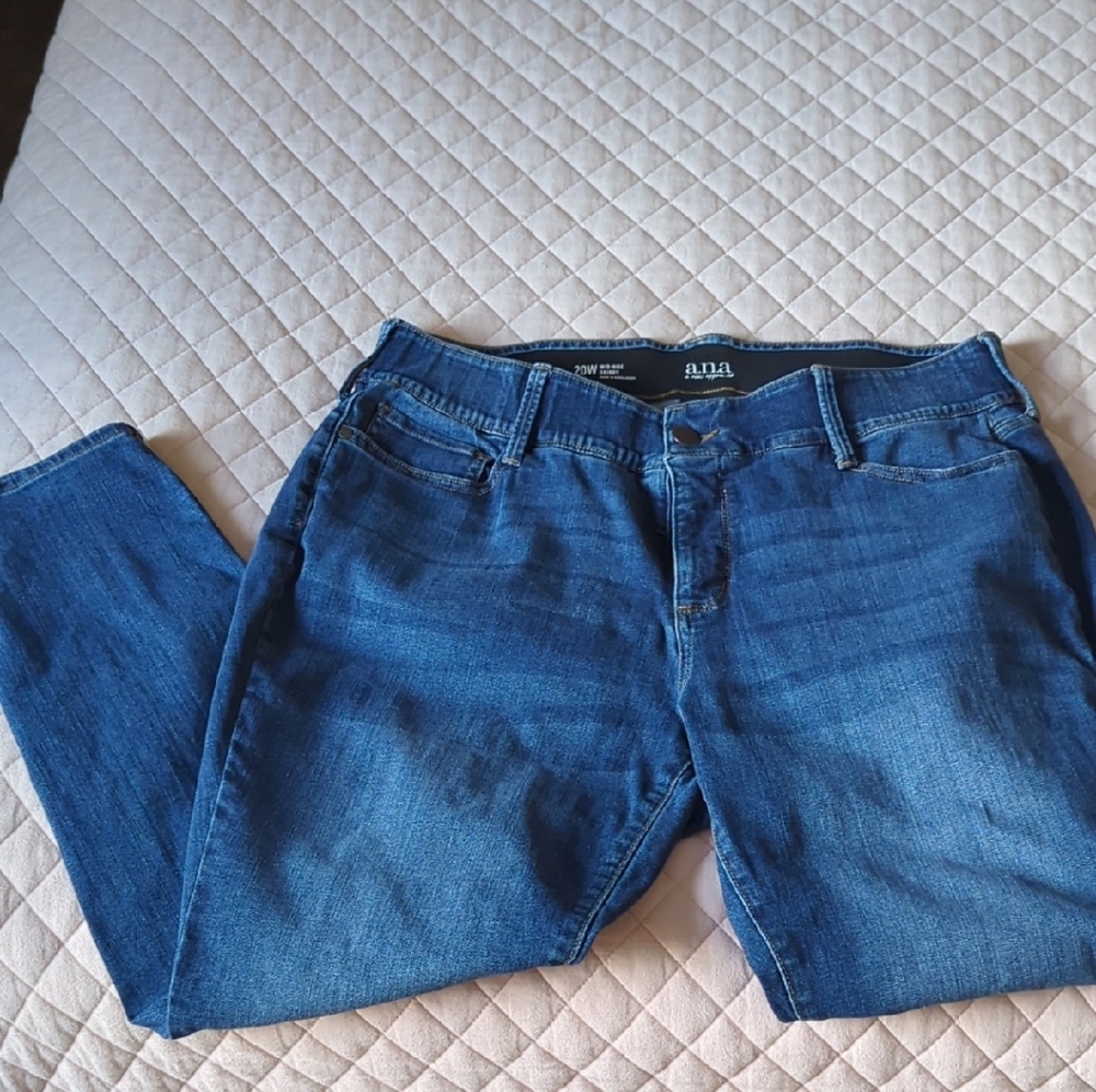 a.n.a Women's Skinny Jeans in Medium Blue Wash